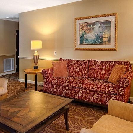 Surestay Plus Hotel Tarboro Dalaman gambar